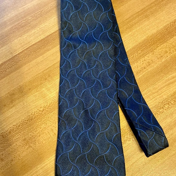 Nathan’s of Richmond Men’s Dress Tie - Picture 2 of 5
